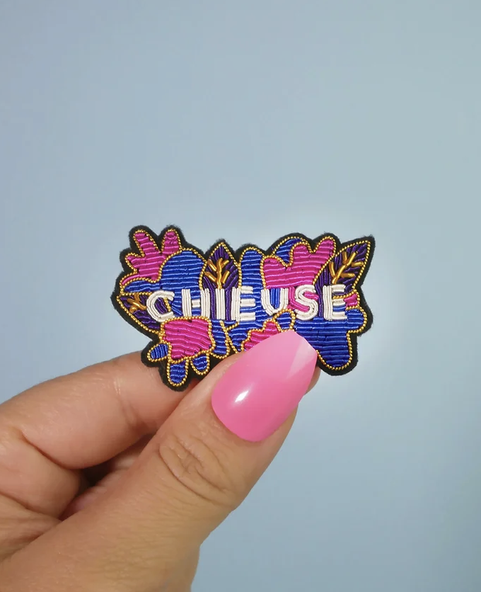 Broche Chieuse