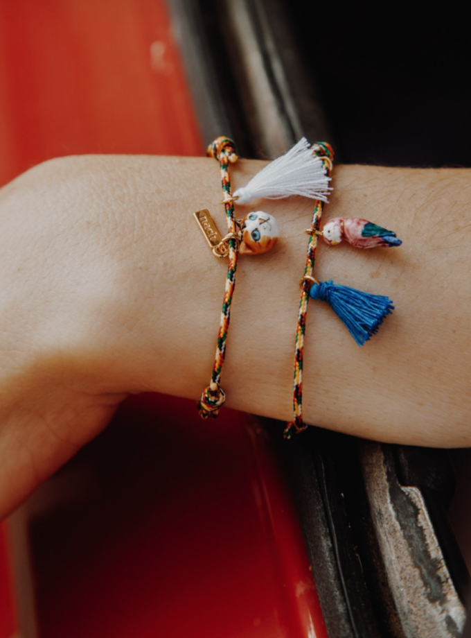 Bracelet charm's multicolore  pompon - Perroquet rose