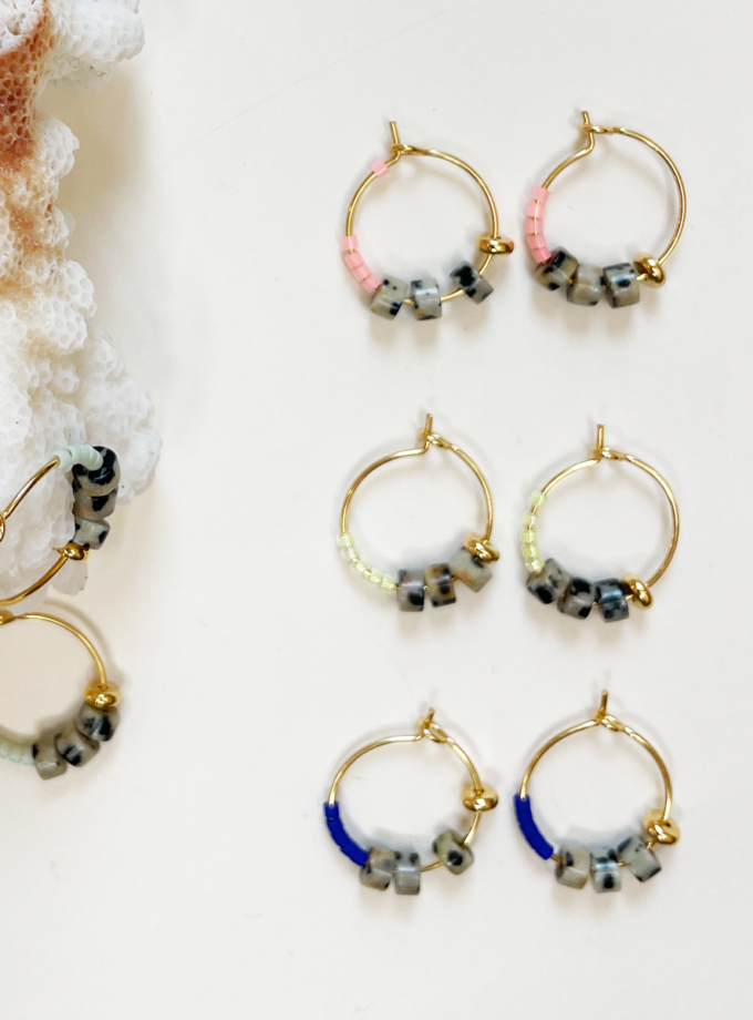 Mini créoles Ella jaspe dalmatienne et perles miyuki vert d'eau