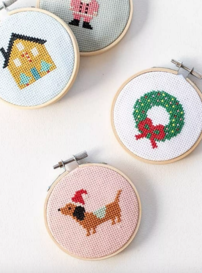 Kit Point de croix - Teckel de Noël